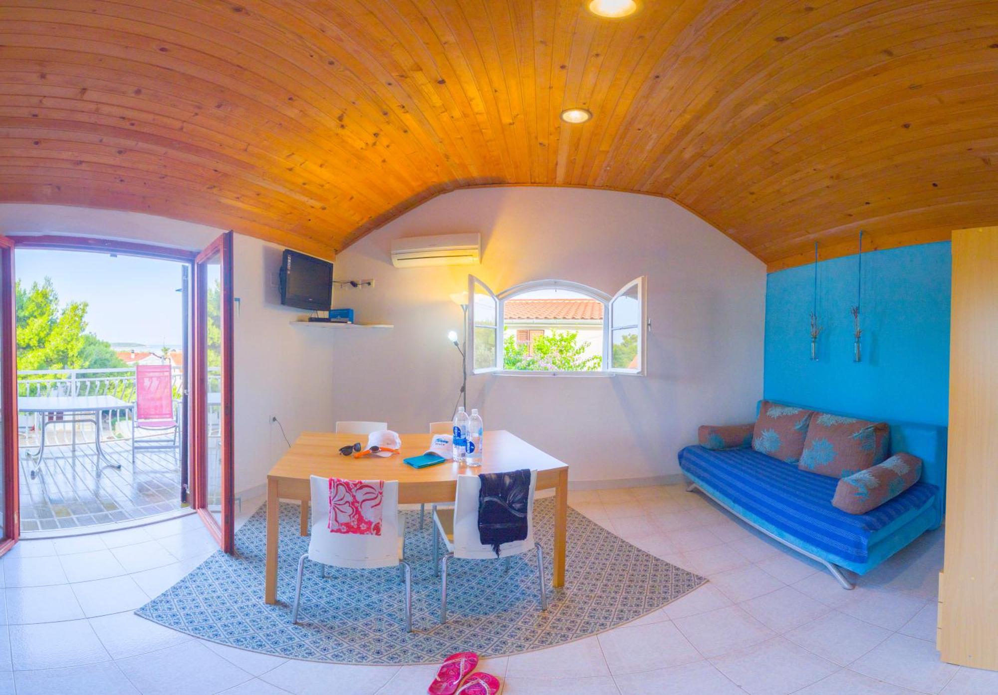 The Sea House Apartments Vis Room photo