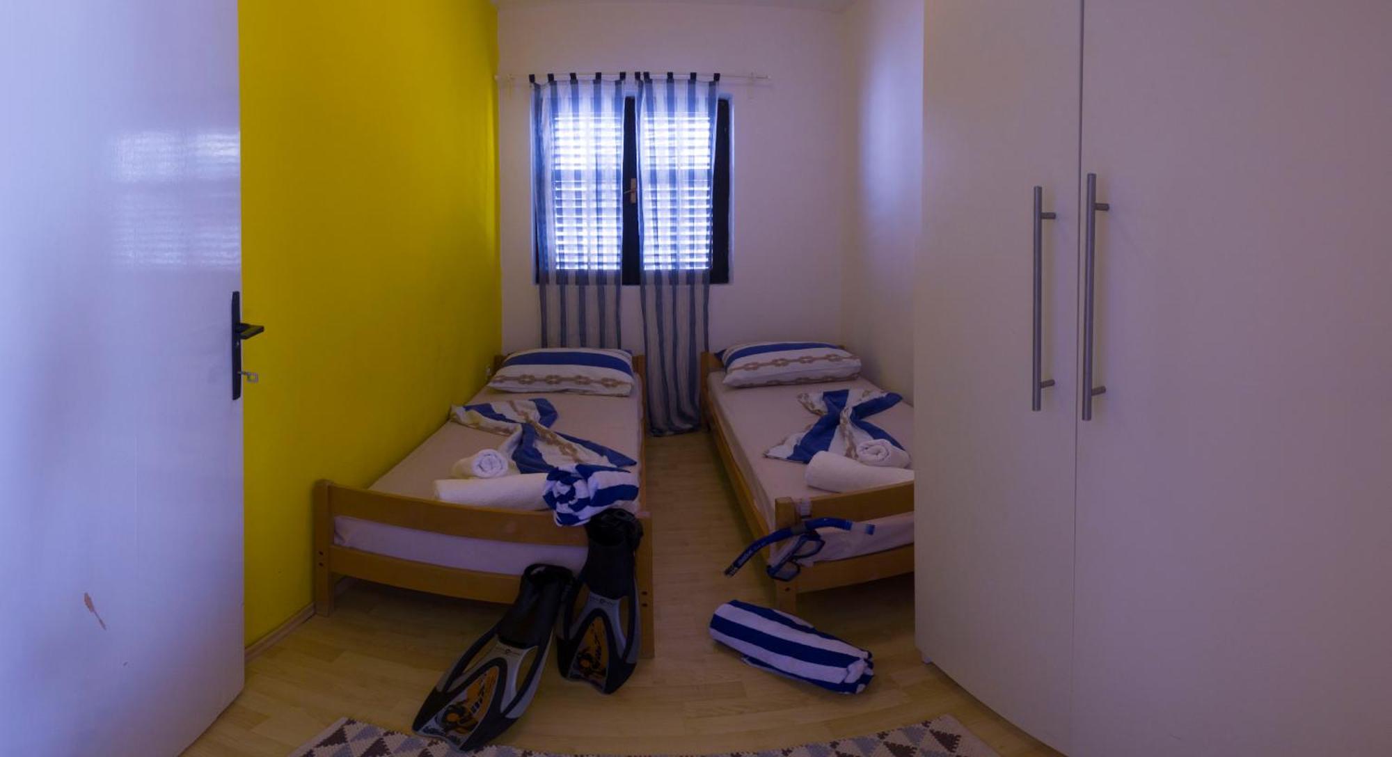 The Sea House Apartments Vis Room photo