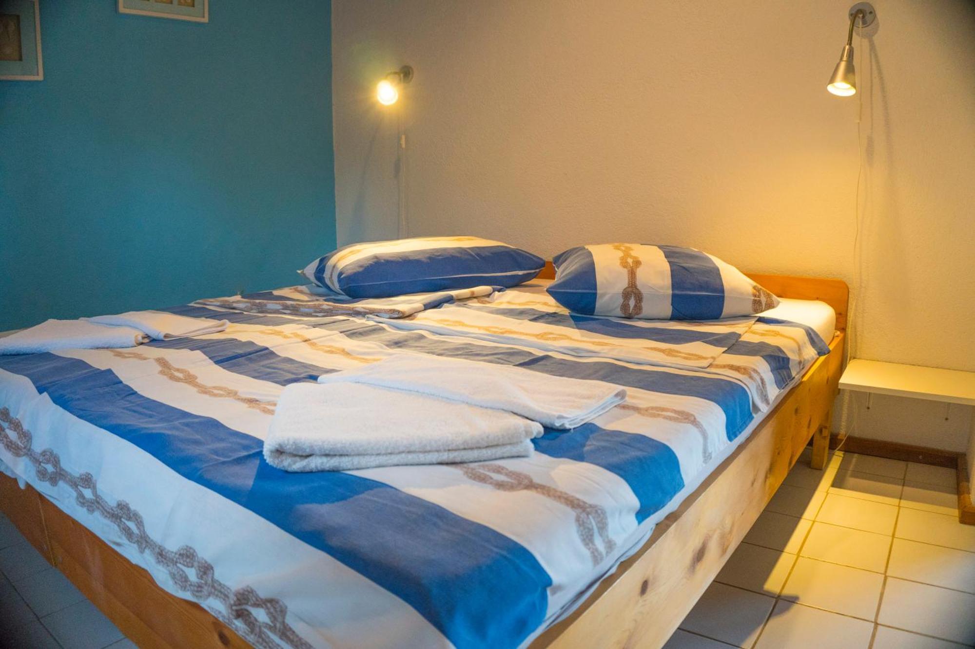The Sea House Apartments Vis Room photo
