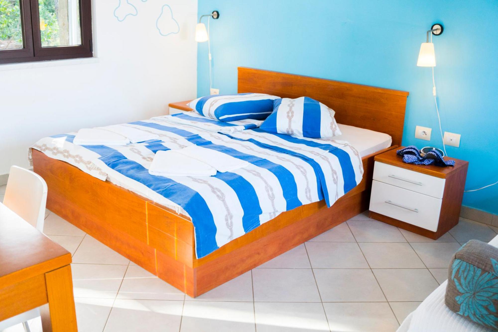 The Sea House Apartments Vis Room photo
