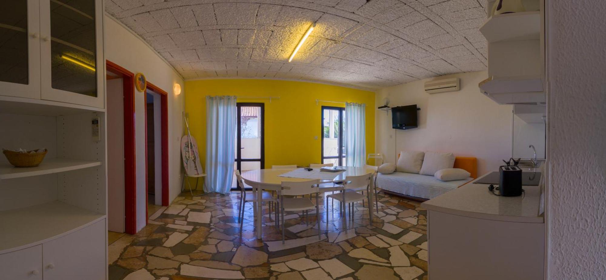 The Sea House Apartments Vis Room photo