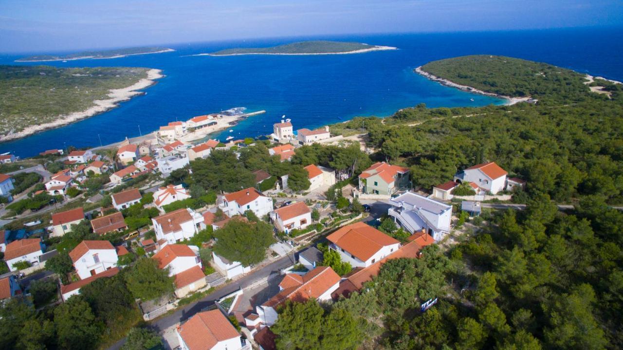 The Sea House Apartments Vis Exterior photo