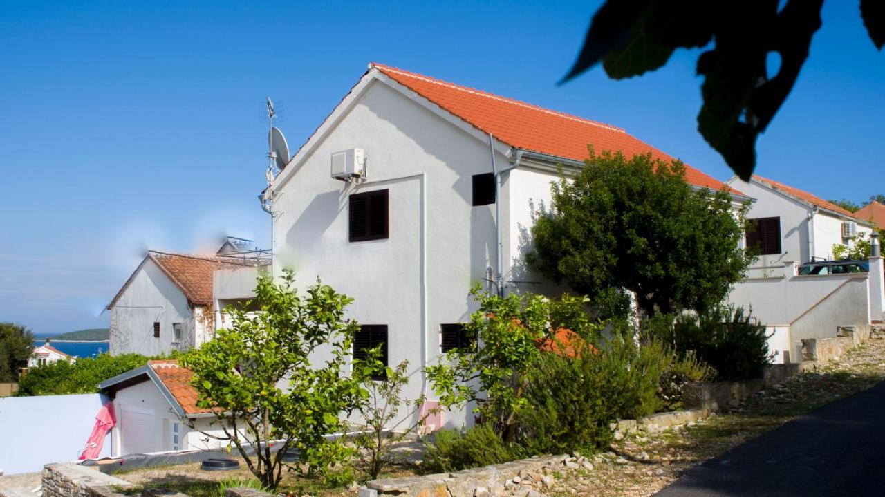 The Sea House Apartments Vis Exterior photo
